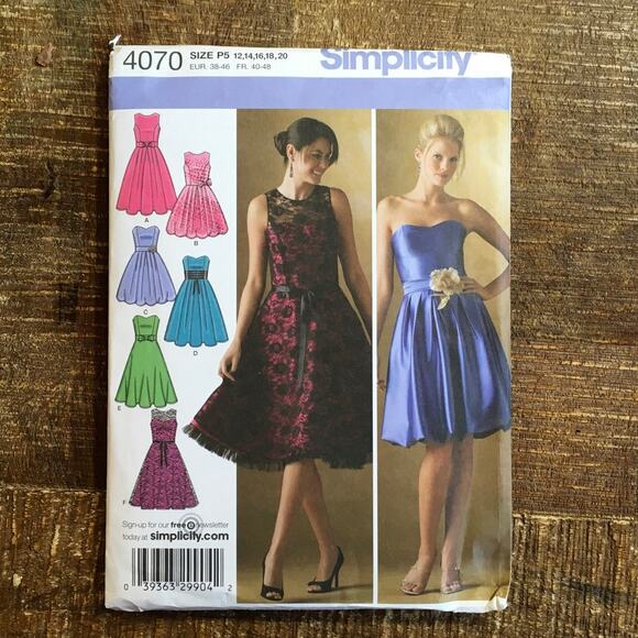 Simplicity Sewing Pattern 4070  Y2K Cocktail Homecoming Prom Dress 12-20 UNCUT - Picture 1 of 2